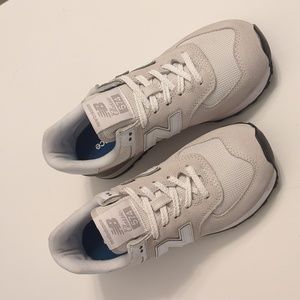 New Balance 574 size 5.5M / 7W